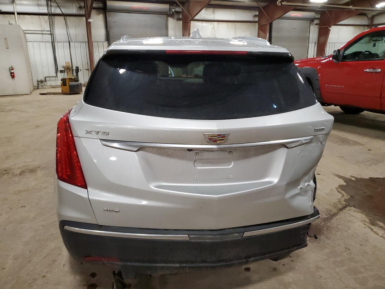 2017 Cadillac XT5 - Image 6
