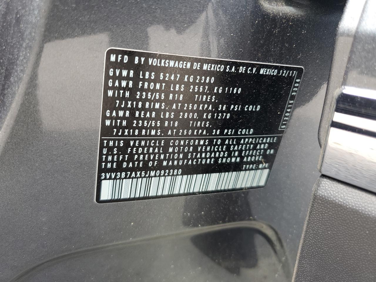 2018 Volkswagen Tiguan - Image 16