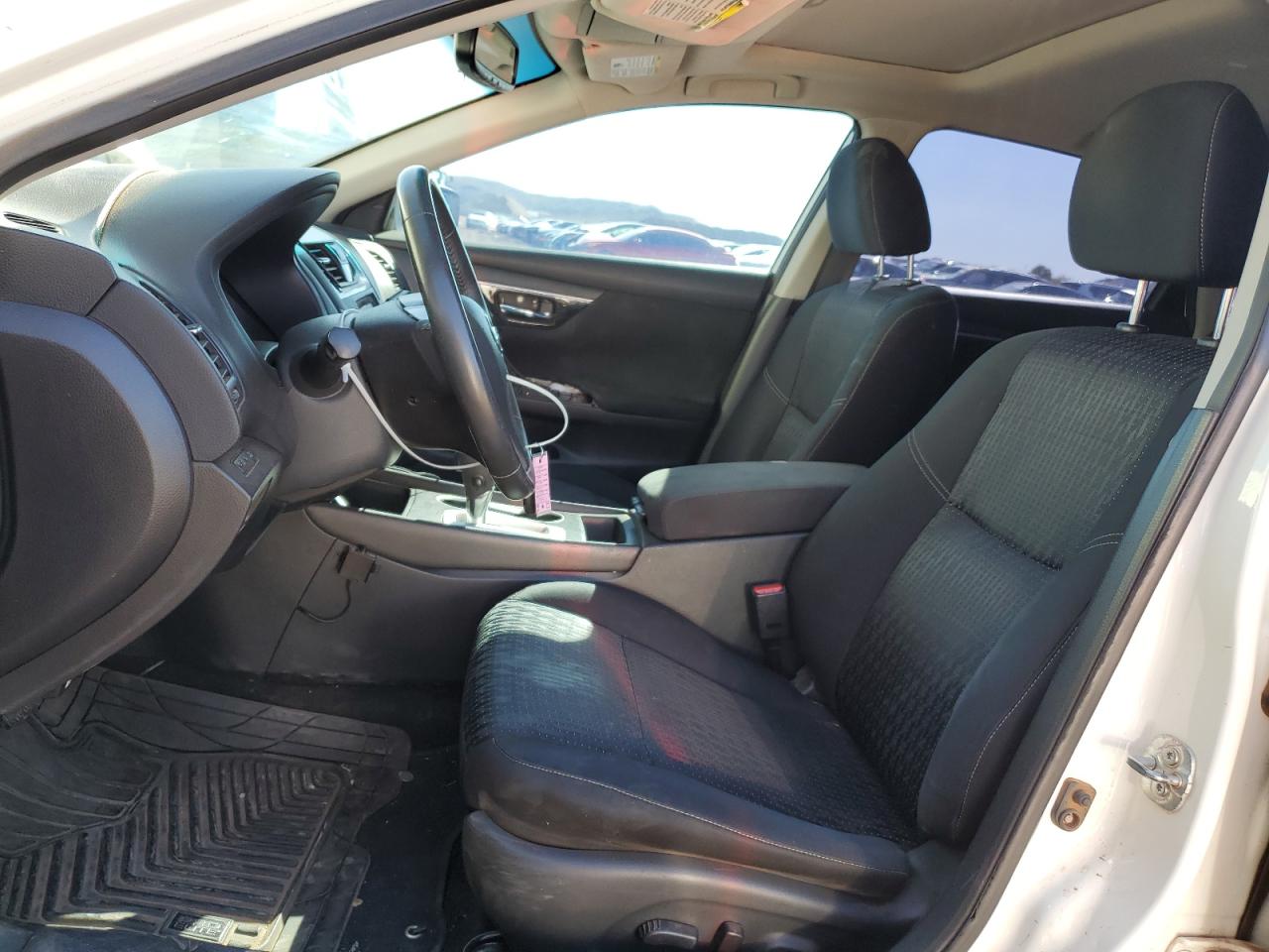 2017 Nissan Altima - Image 7
