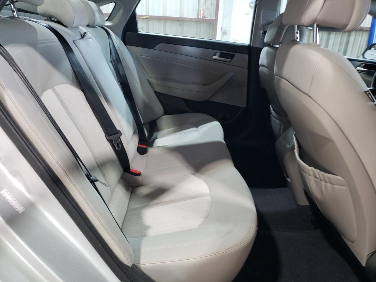 2016 Hyundai Sonata - Image 10