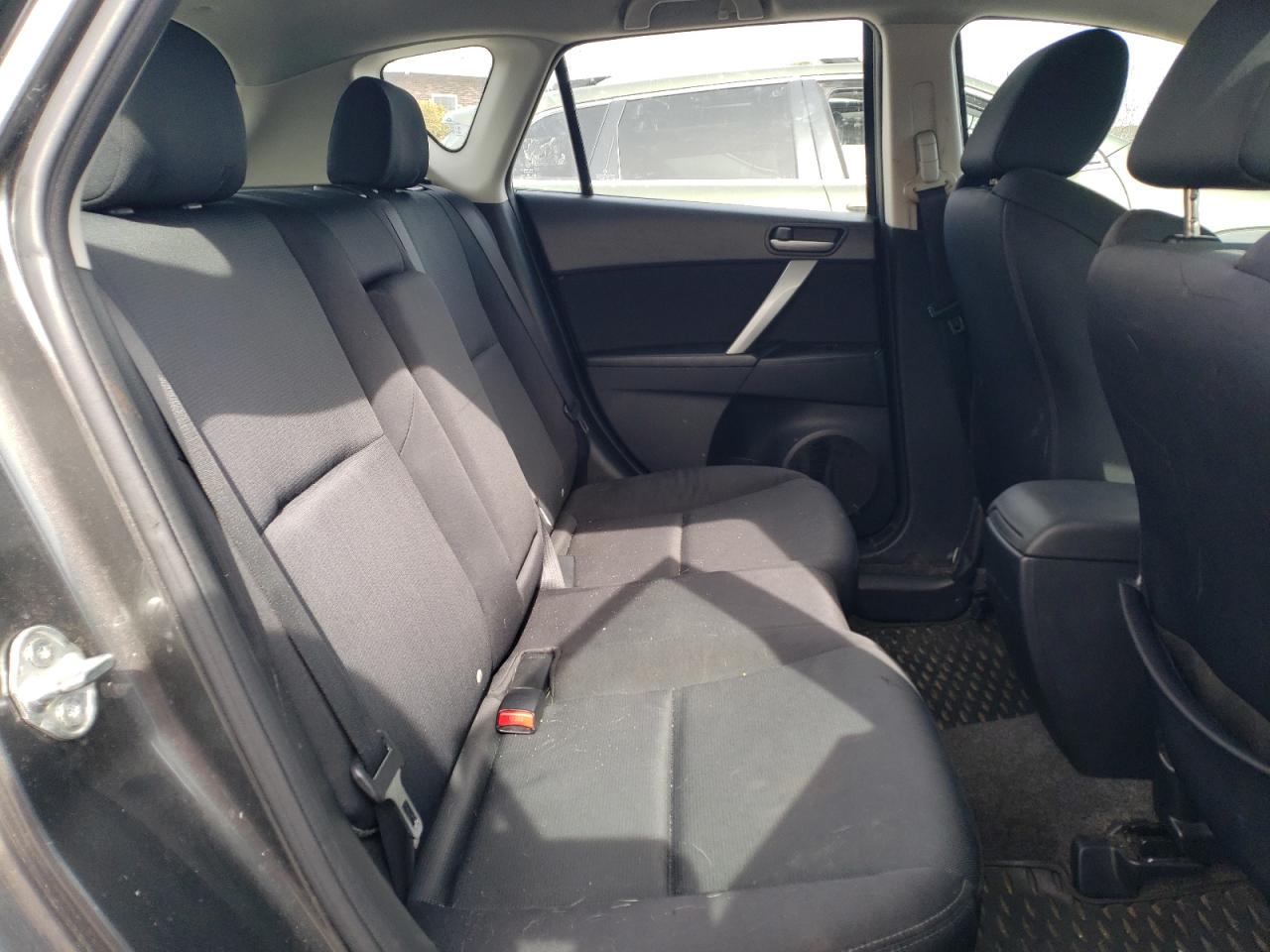2011 Mazda 3 - Image 10