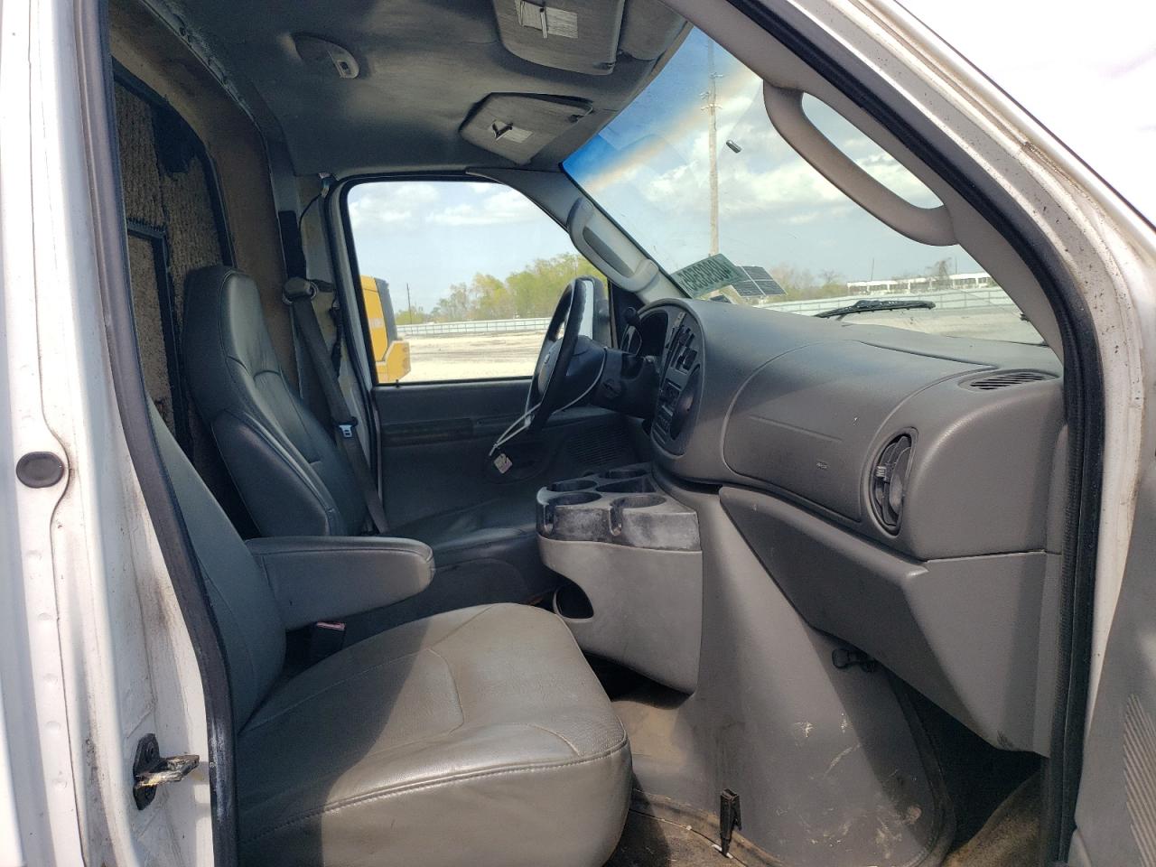 2008 Ford Econoline E450 Super Duty Cutaway Van VIN: 1FDXE45S08DB57903 Lot: 48893595