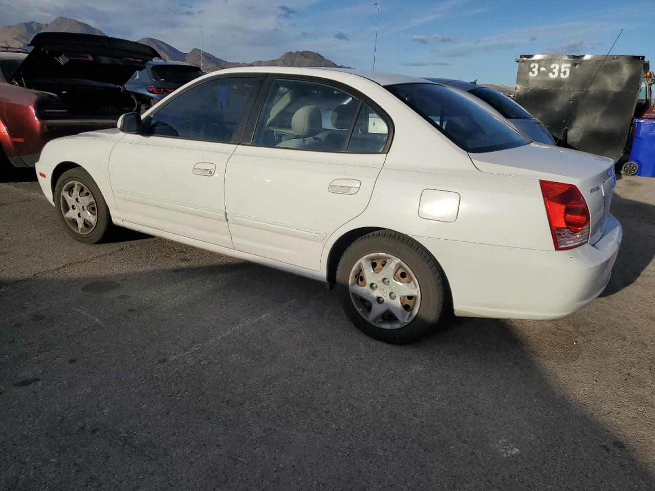 2006 Hyundai Elantra - Image 2