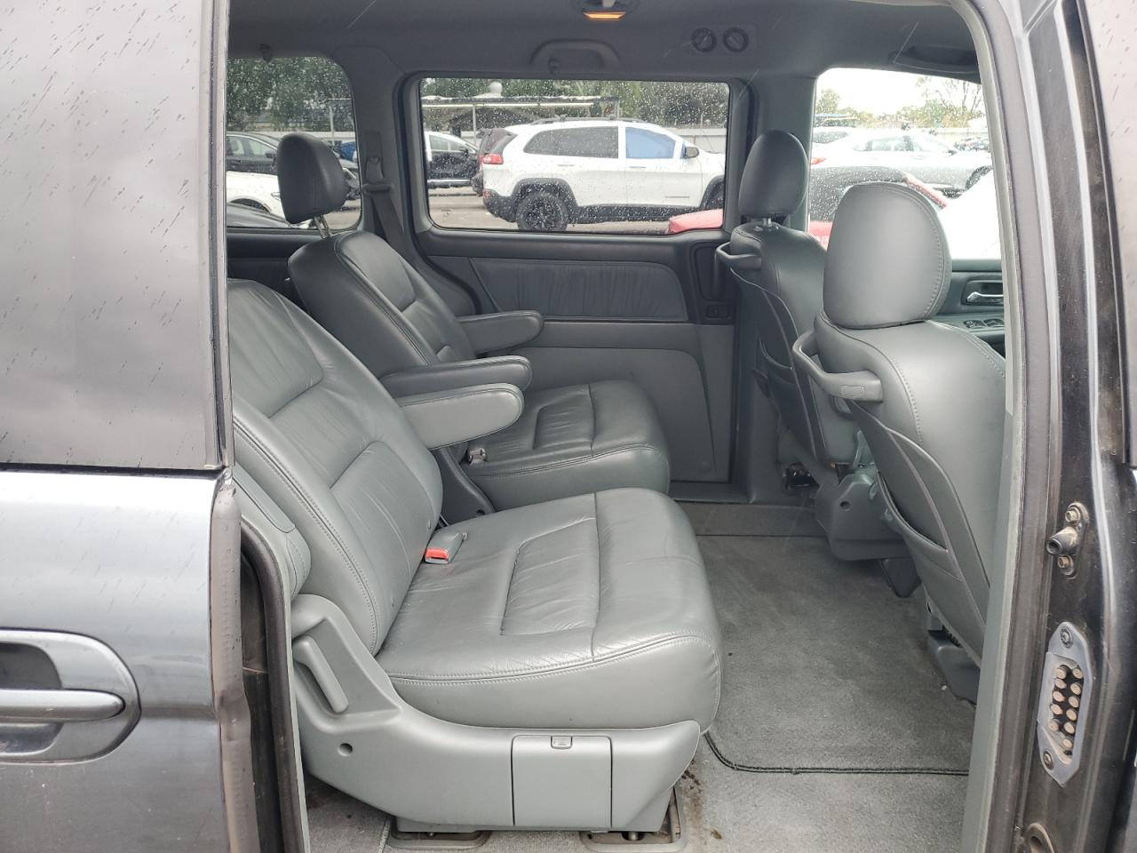 2004 Honda Odyssey - Image 11