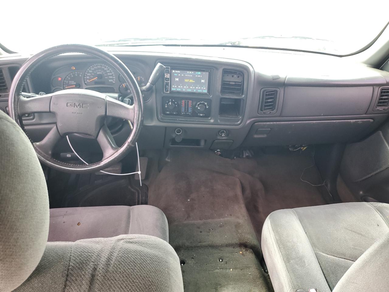 2005 GMC Sierra - Image 8