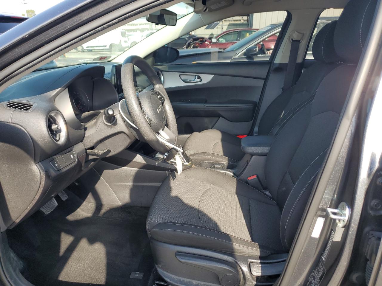 2022 Kia Forte - Image 7