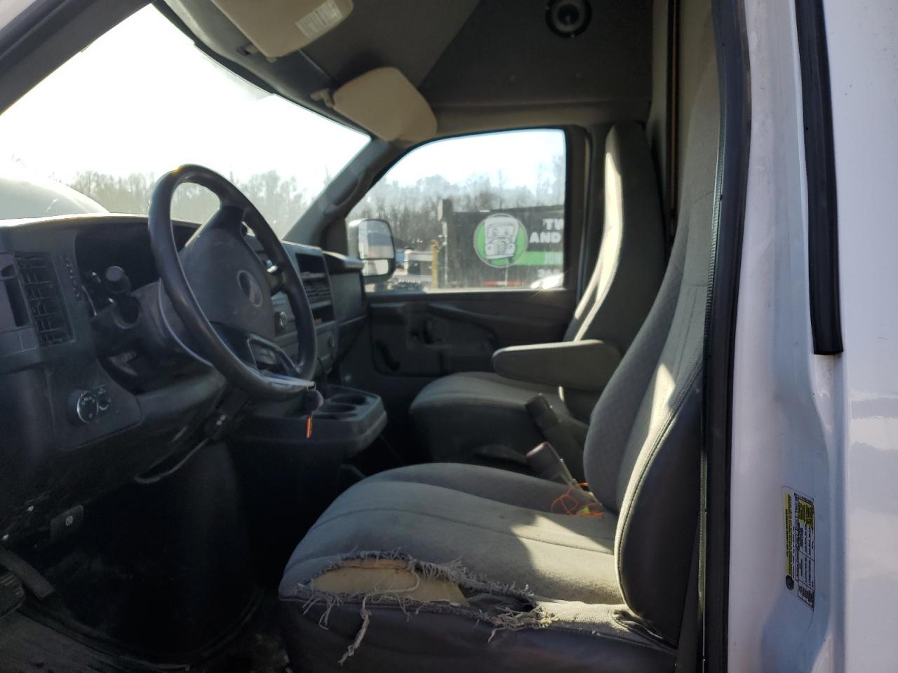 2014 GMC Savana - Image 7