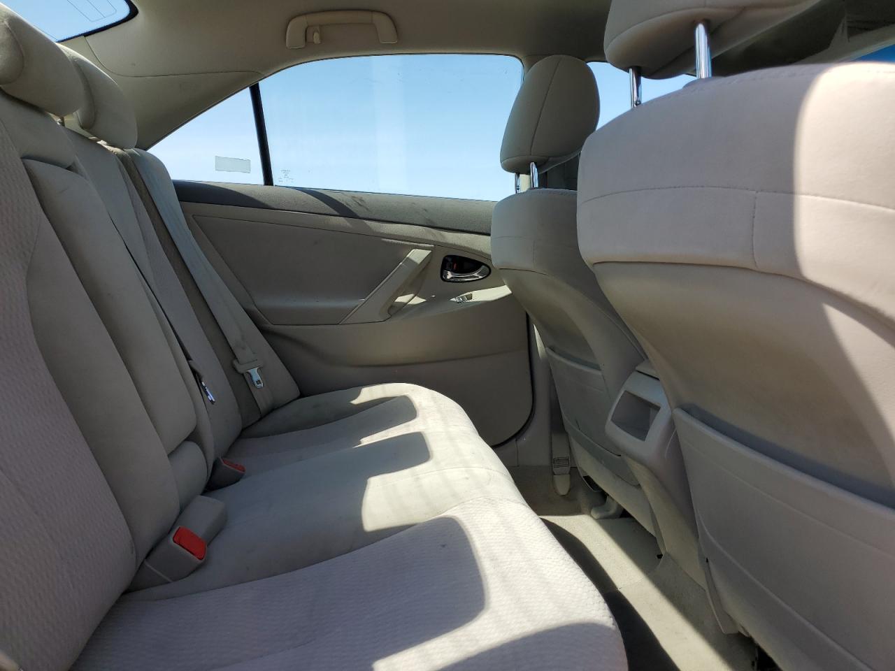 2011 Toyota Camry - Image 10