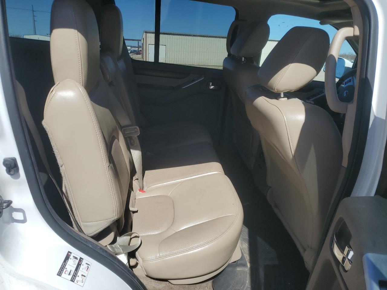 2012 Nissan Pathfinder - Image 11