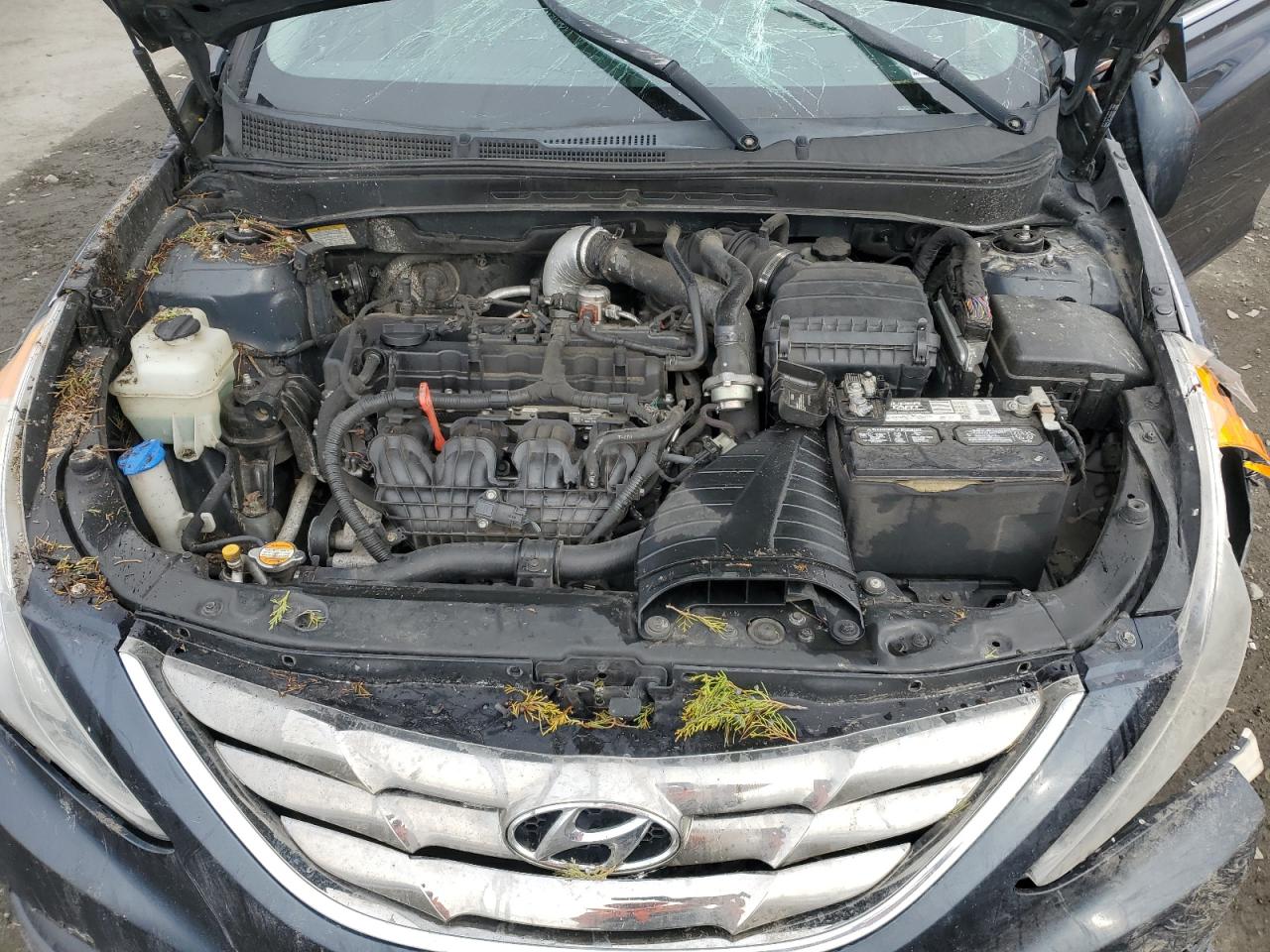 2012 Hyundai Sonata - Image 11