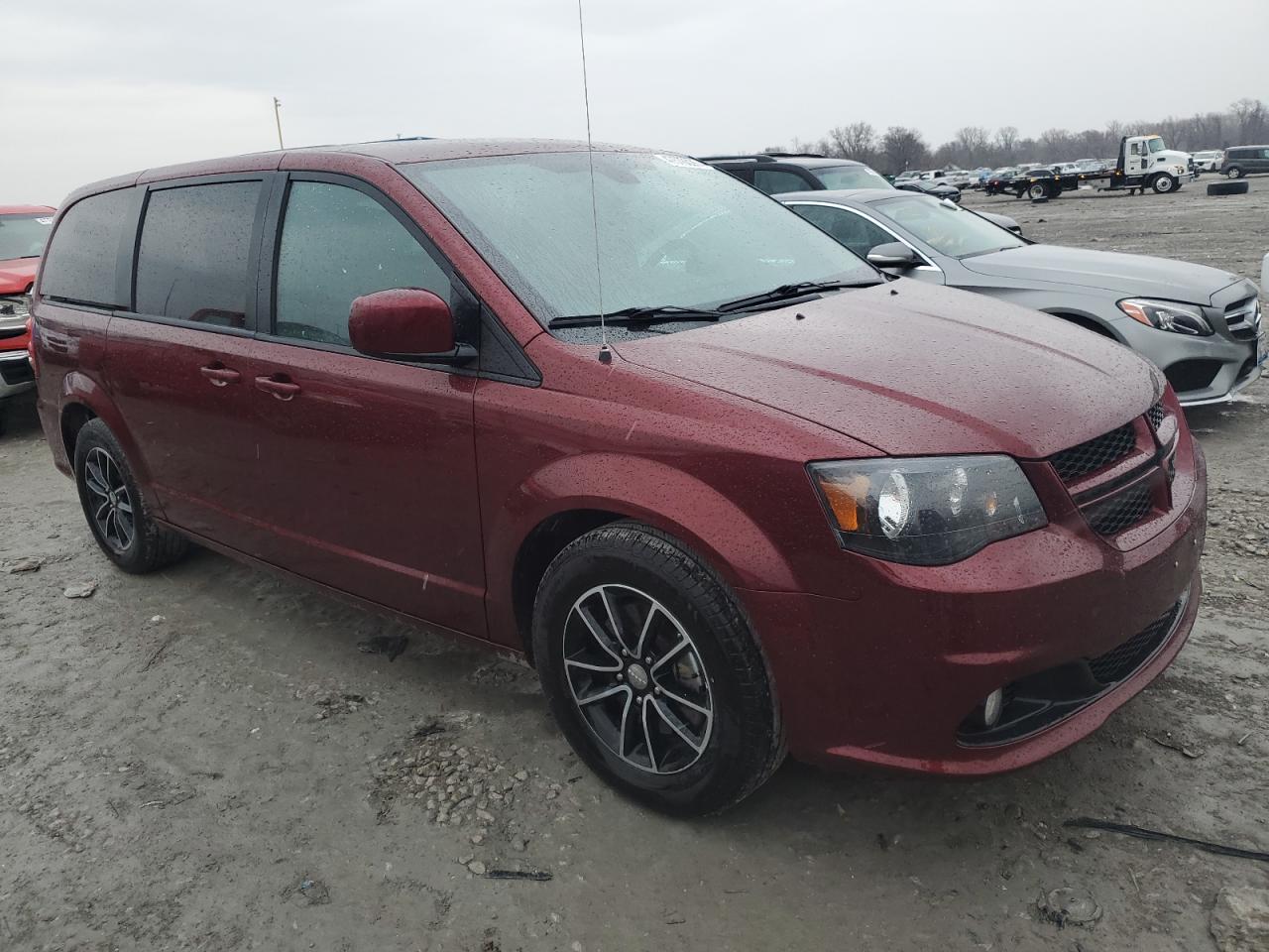 2019 Dodge Caravan - Image 4