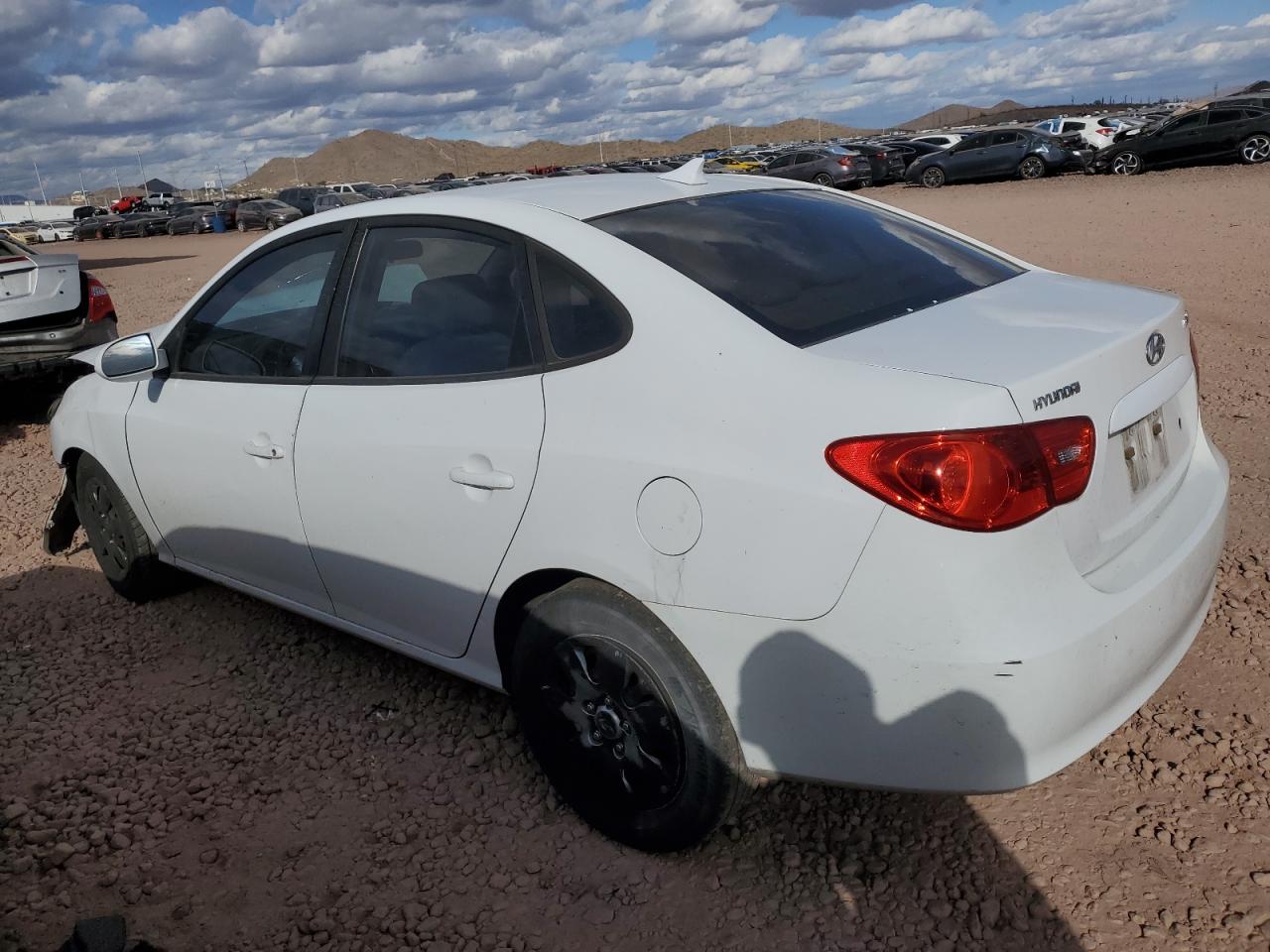 2009 Hyundai Elantra - Image 2