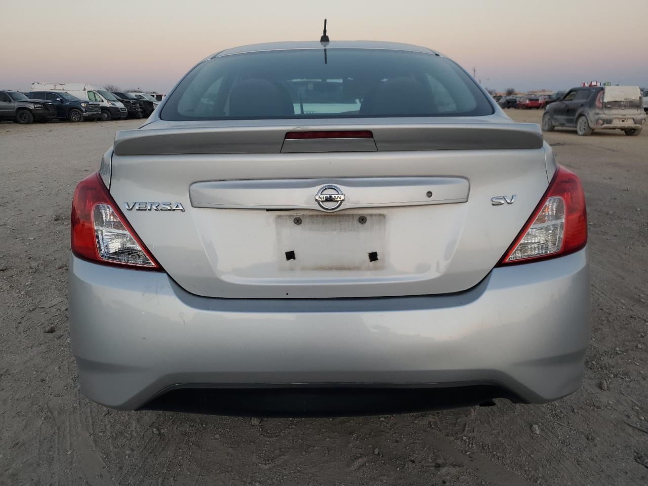 3N1CN7AP3HL815927 NISSAN VERSA 2017