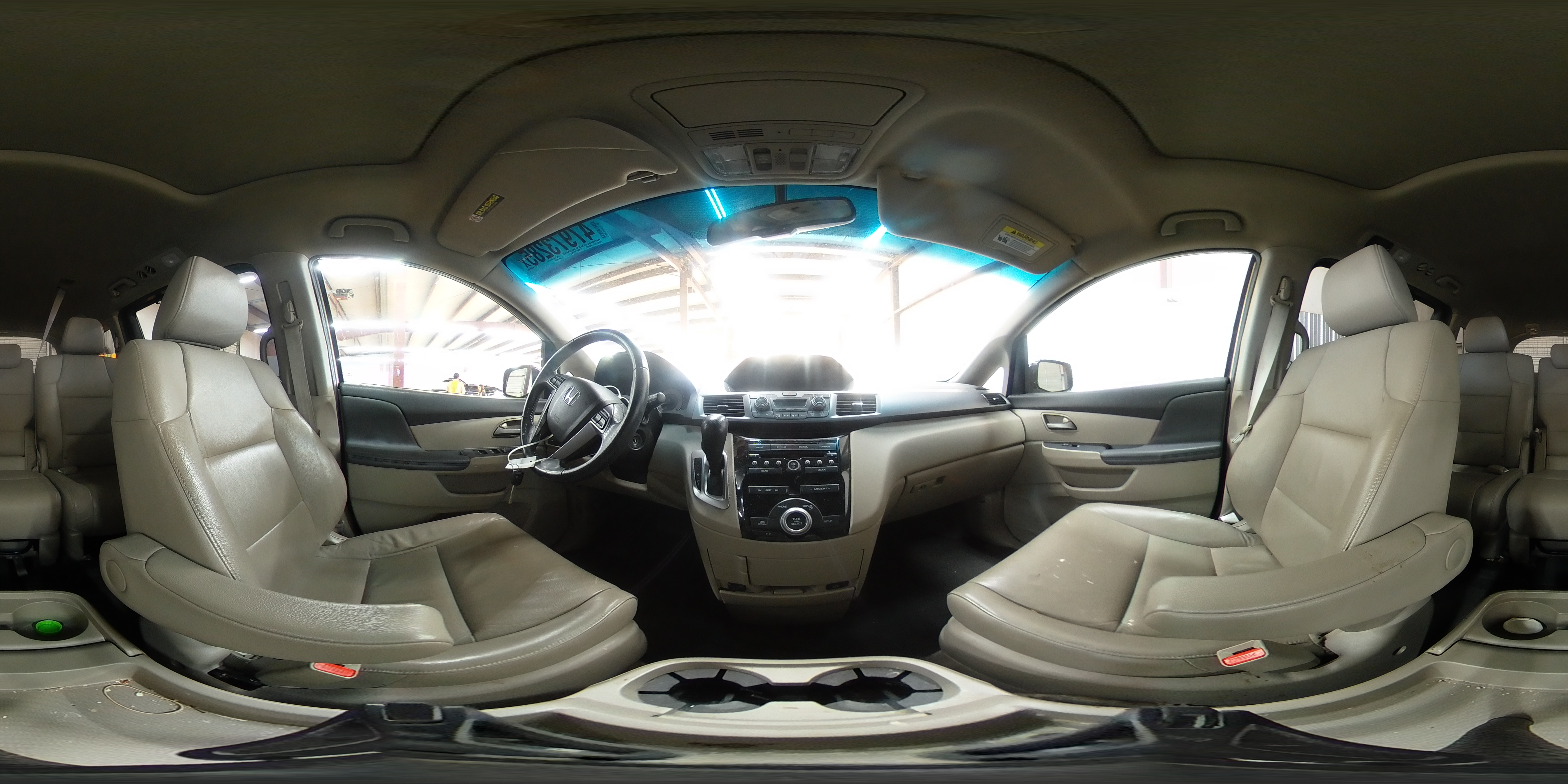 2011 Honda Odyssey - Image 13
