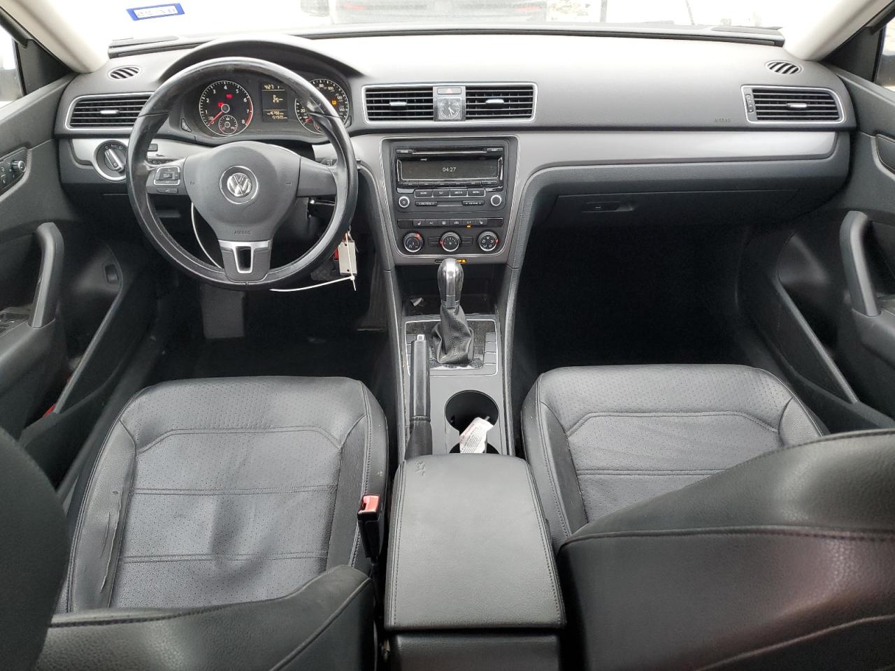 2015 Volkswagen Passat - Image 8