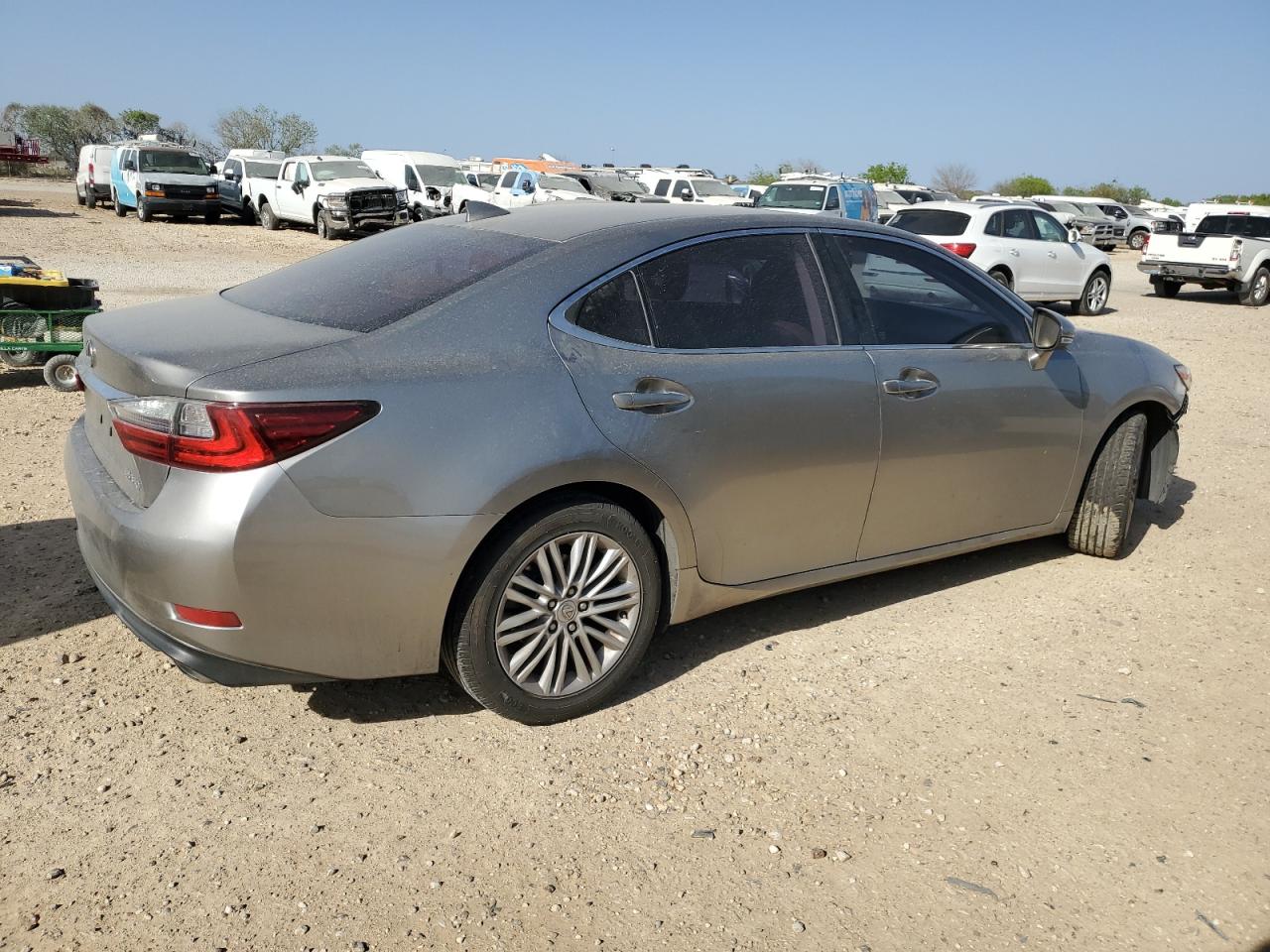 2016 Lexus ES - Image 3