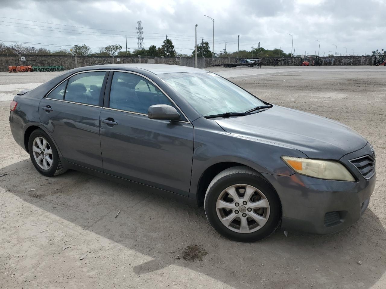 2011 Toyota Camry - Image 4