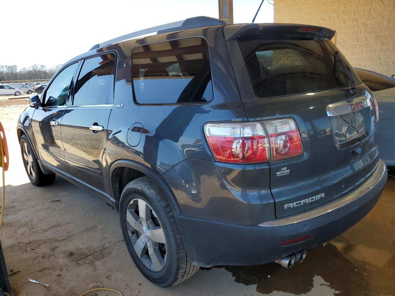 2011 GMC Acadia - Image 2