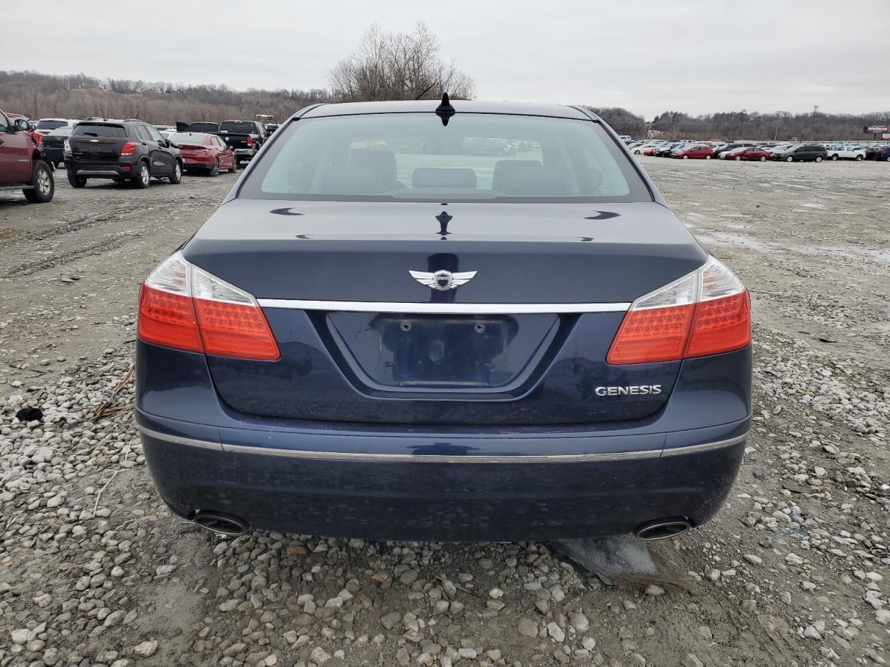 2009 Hyundai Genesis - Image 6