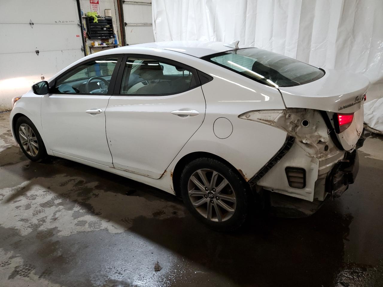 2015 Hyundai Elantra - Image 2