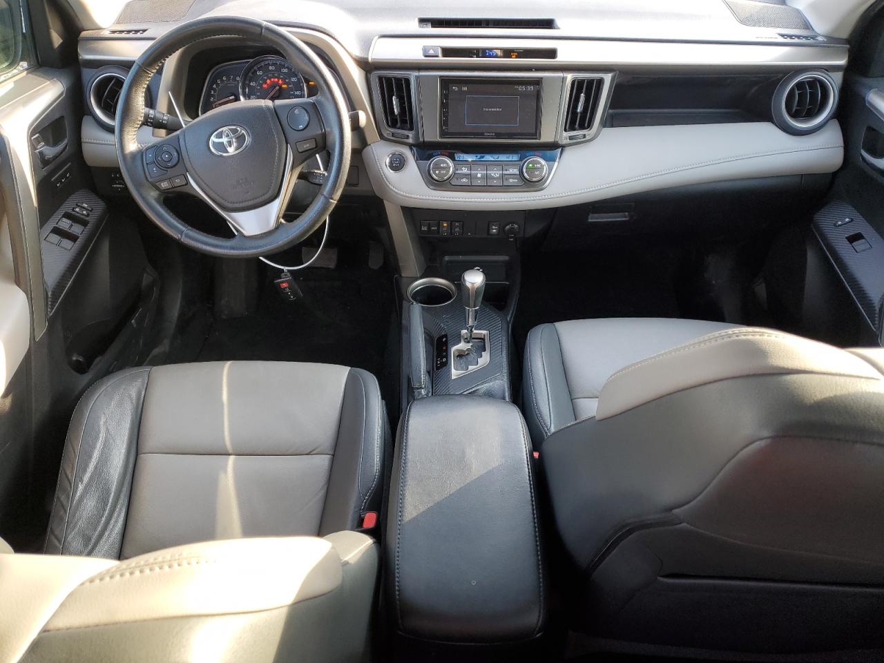 2014 Toyota RAV 4 - Image 8