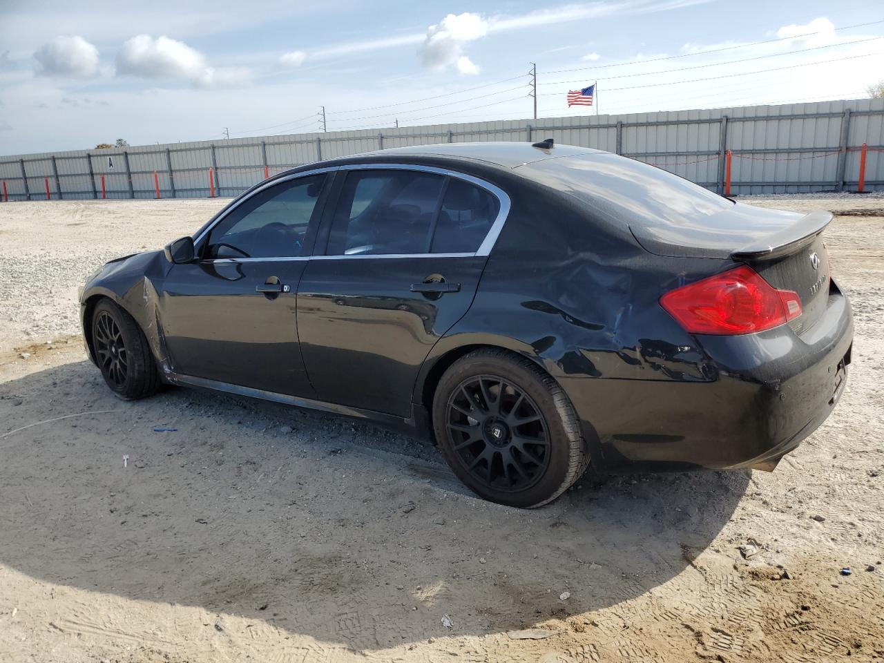2012 Infiniti G - Image 2