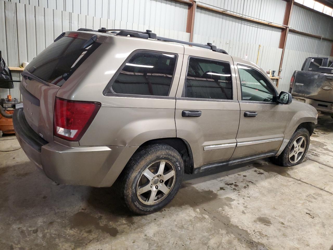2005 Jeep Grand Cherokee - Image 3