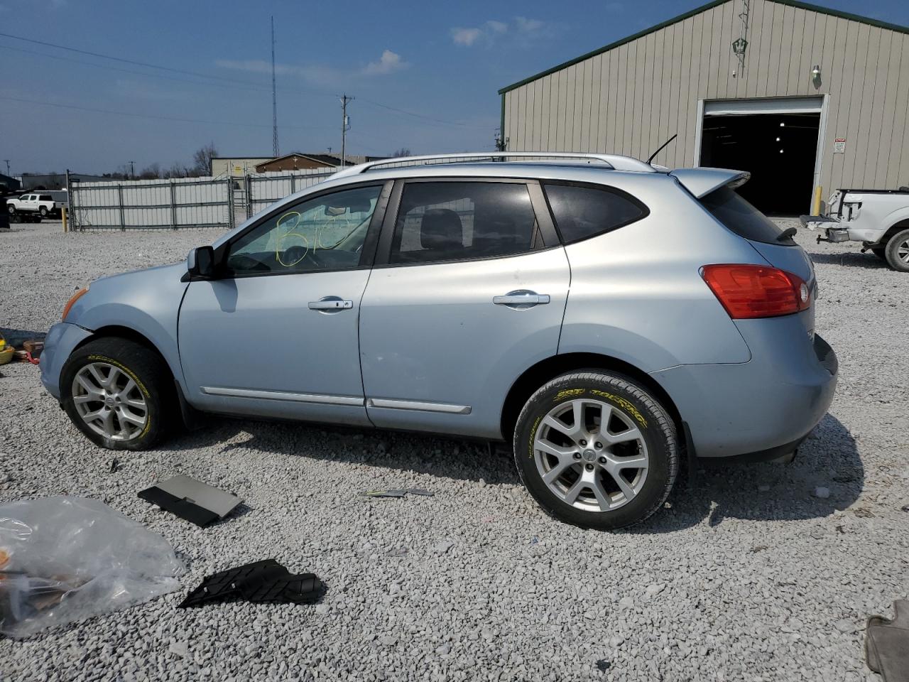 2012 Nissan Rogue - Image 2
