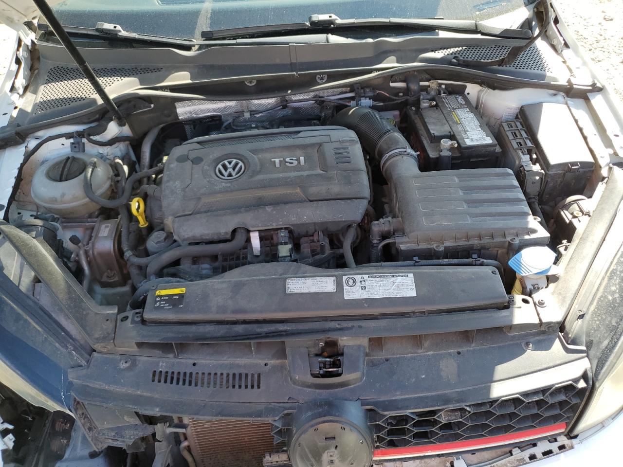 2015 Volkswagen GTI - Image 12