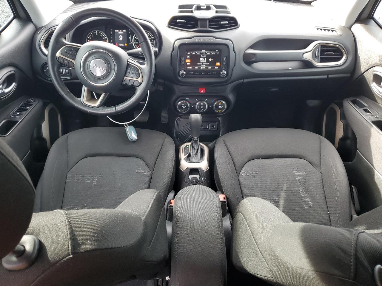 2016 Jeep Renegade - Image 8