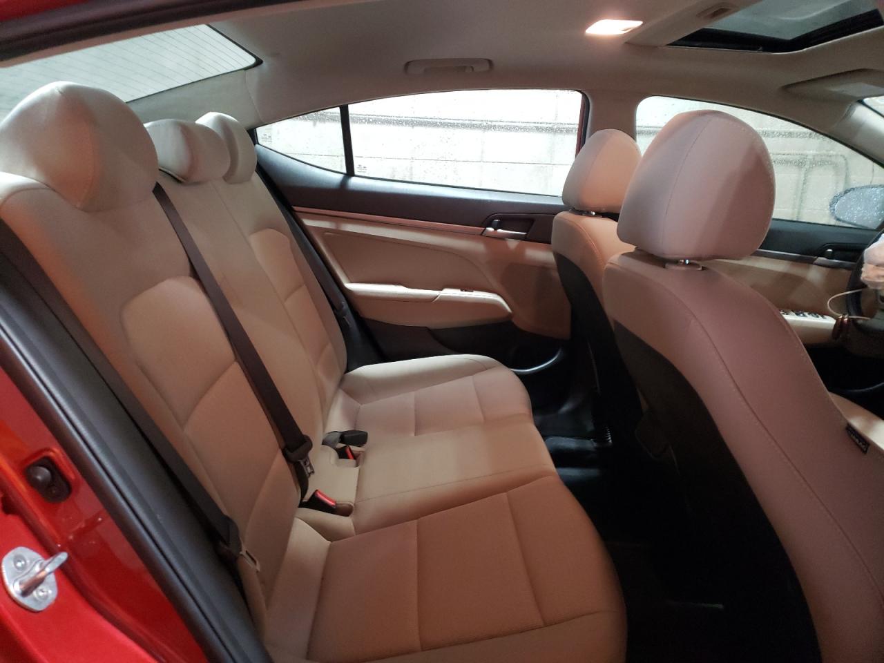 2017 Hyundai Elantra - Image 10