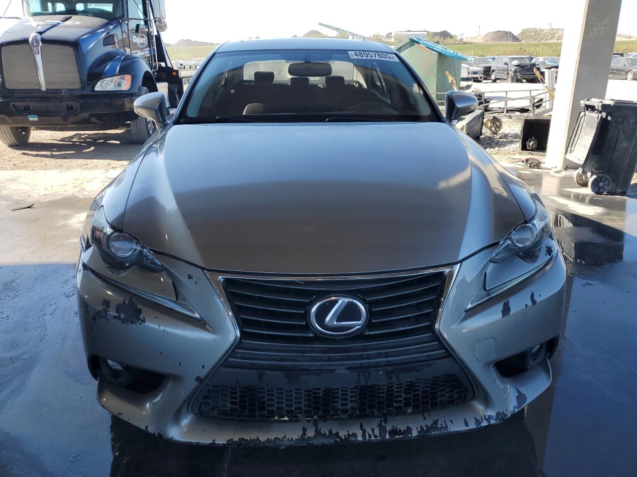 2016 Lexus IS - Image 5