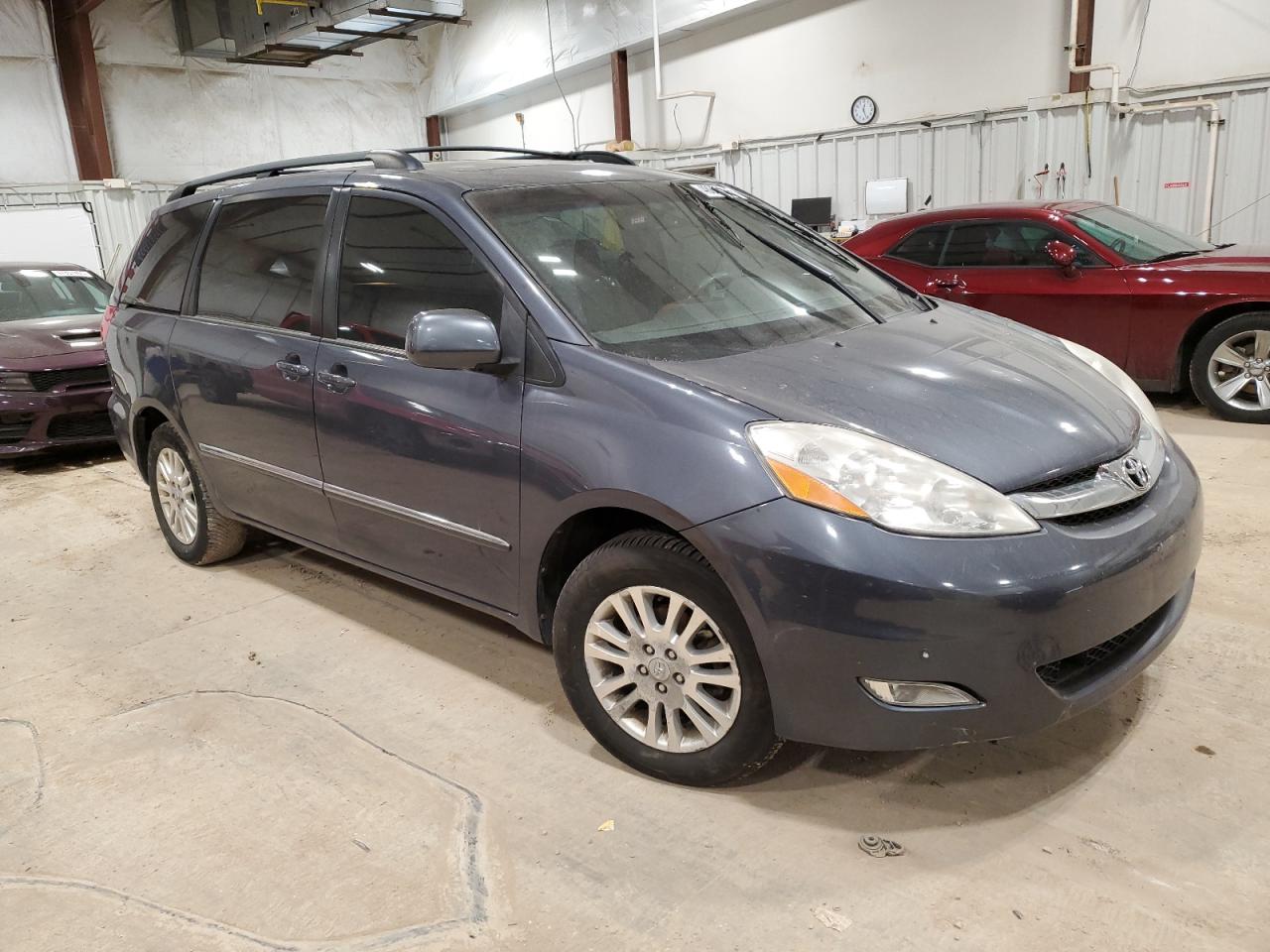 2007 Toyota Sienna - Image 4