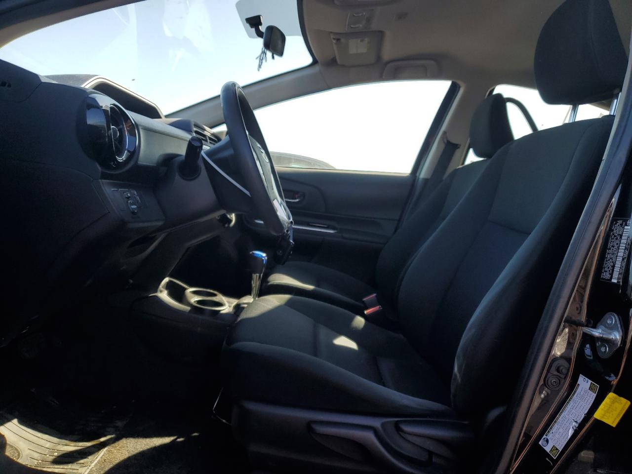 2016 Toyota Prius - Image 7