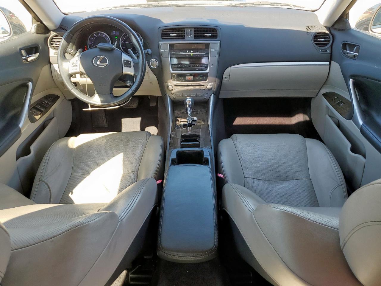 2012 Lexus IS - Image 8