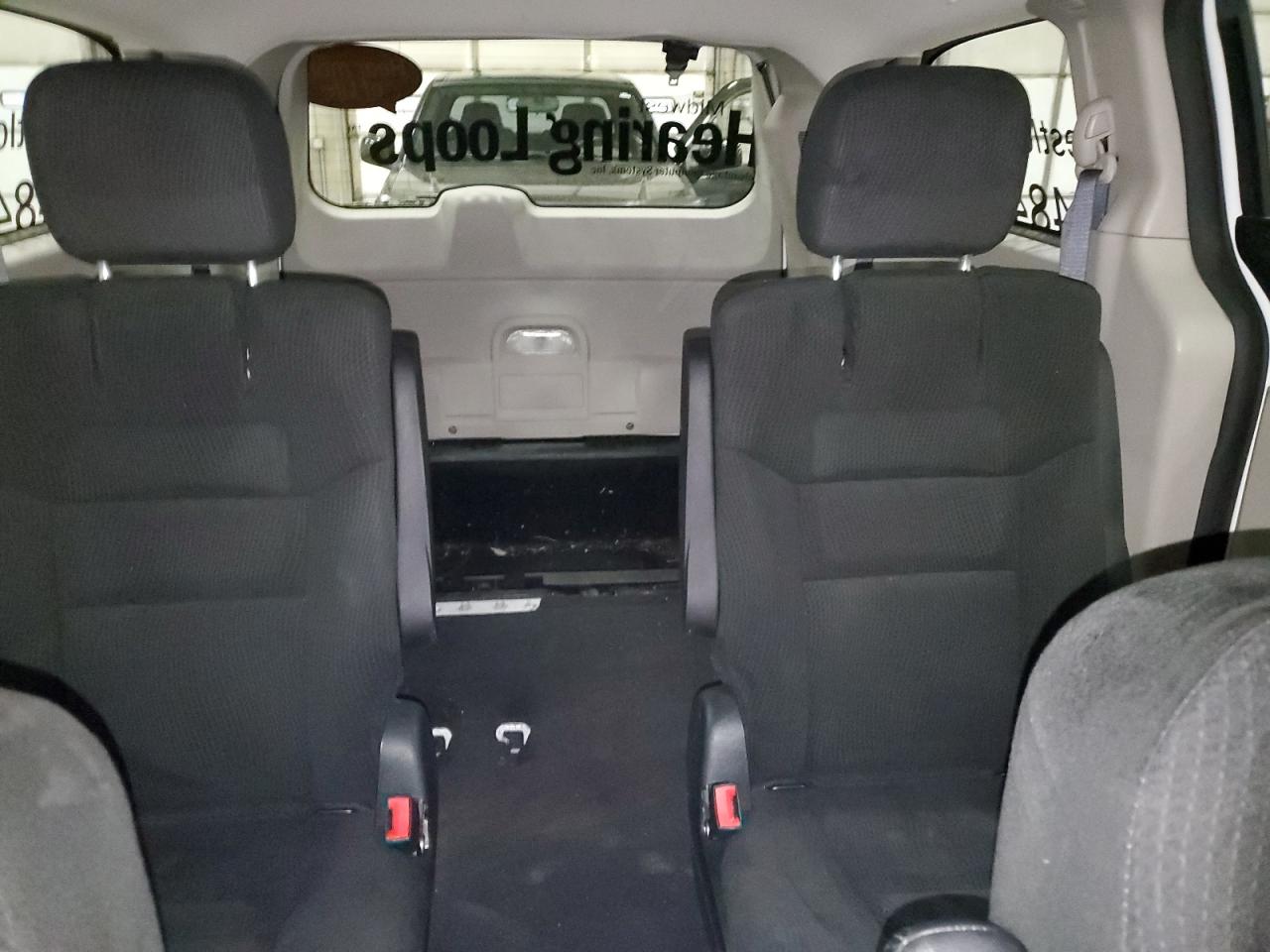 2015 Dodge Caravan - Image 10
