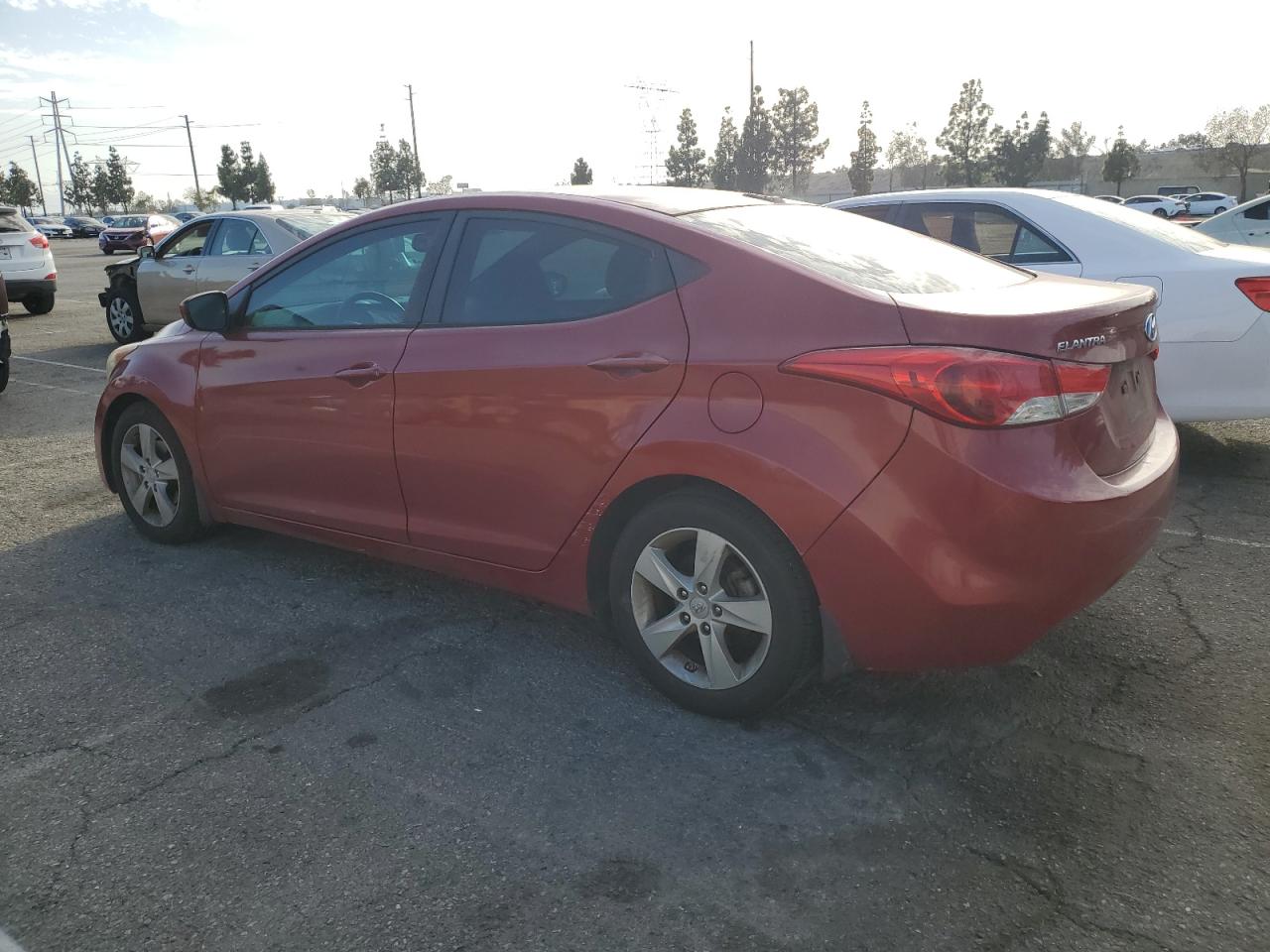 2013 Hyundai Elantra - Image 2