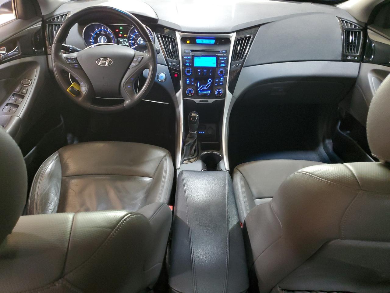 2013 Hyundai Sonata - Image 8