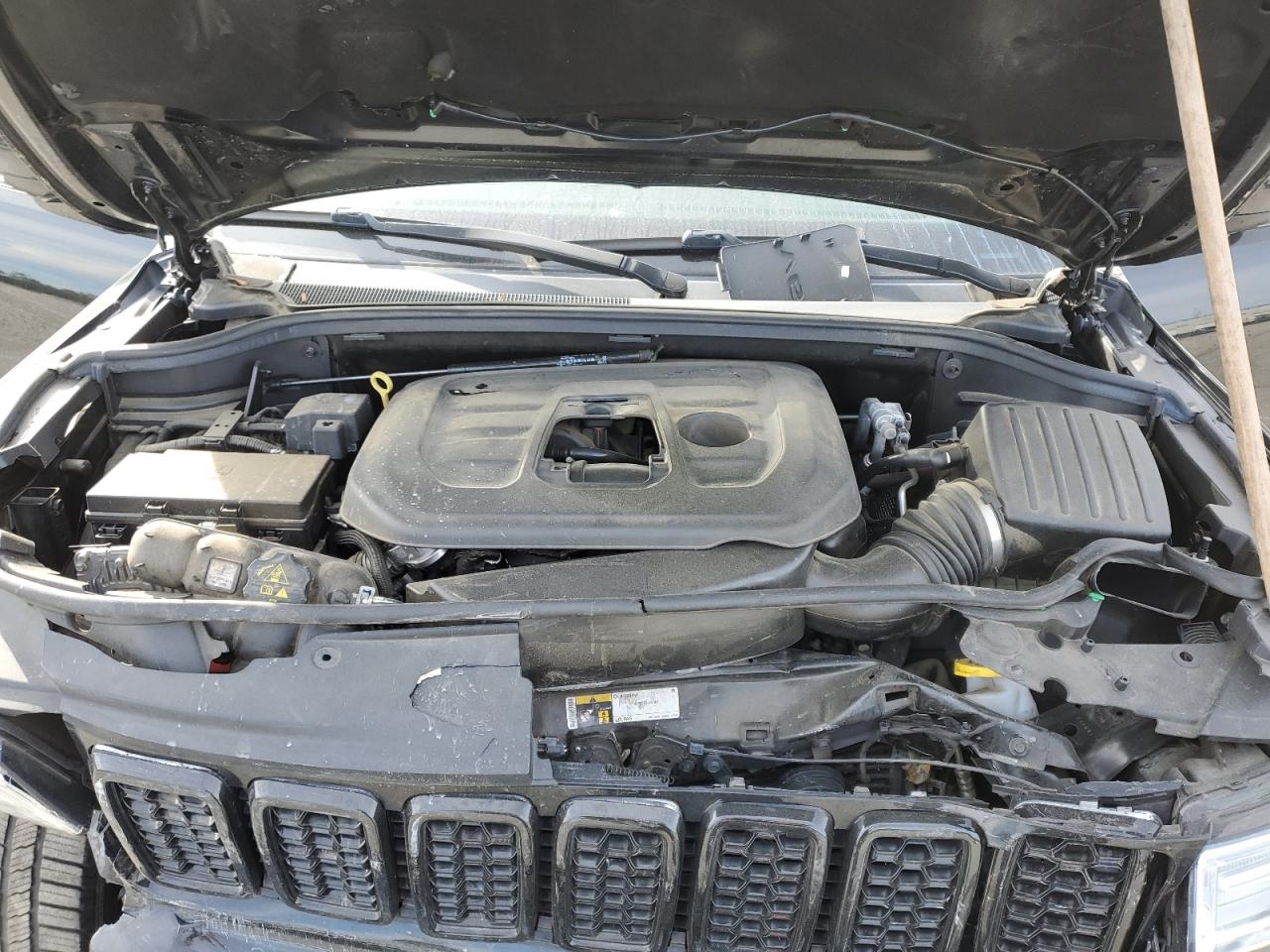 2017 Jeep Grand Cherokee - Image 13