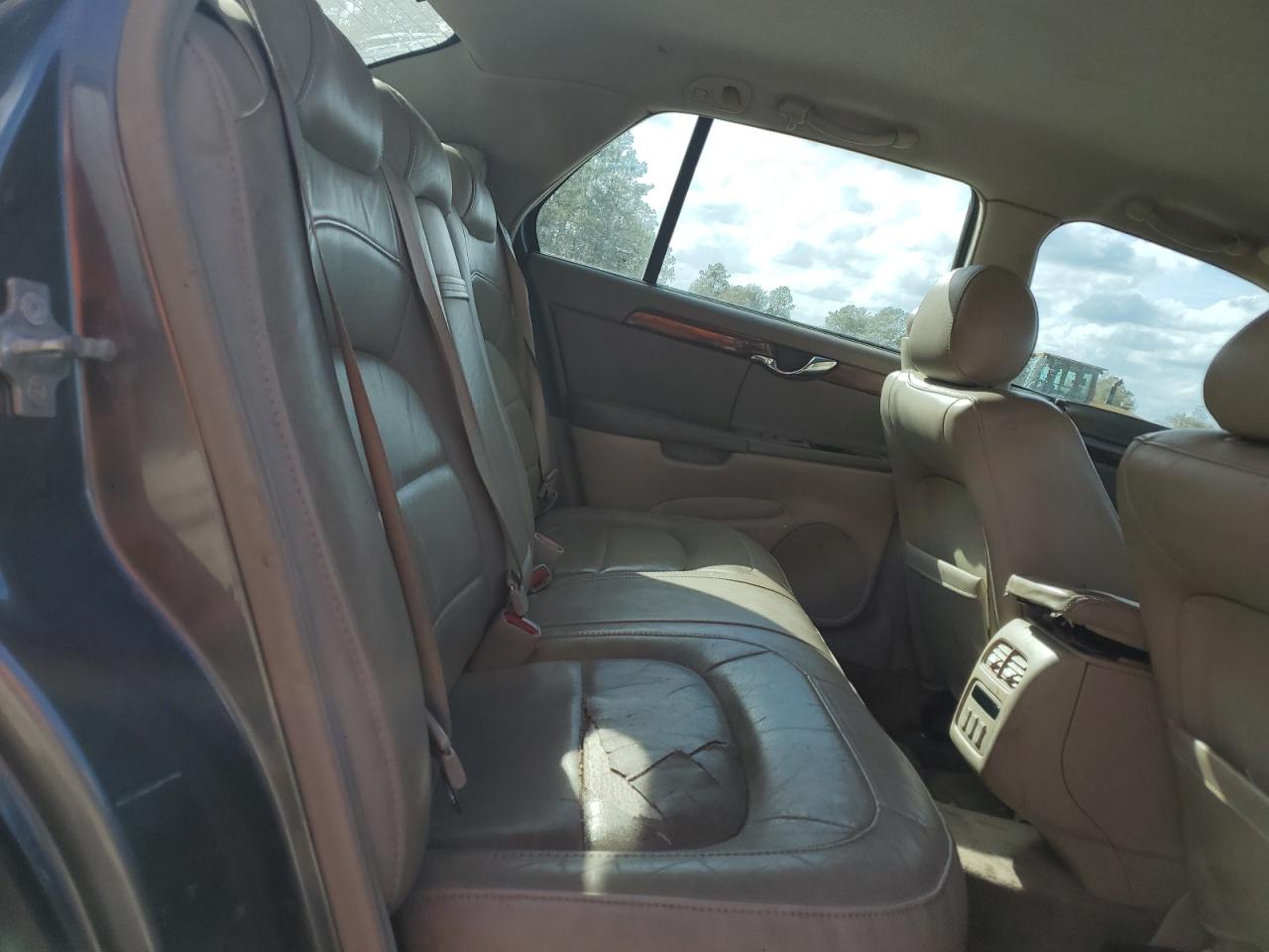 2005 Cadillac De Ville - Image 10