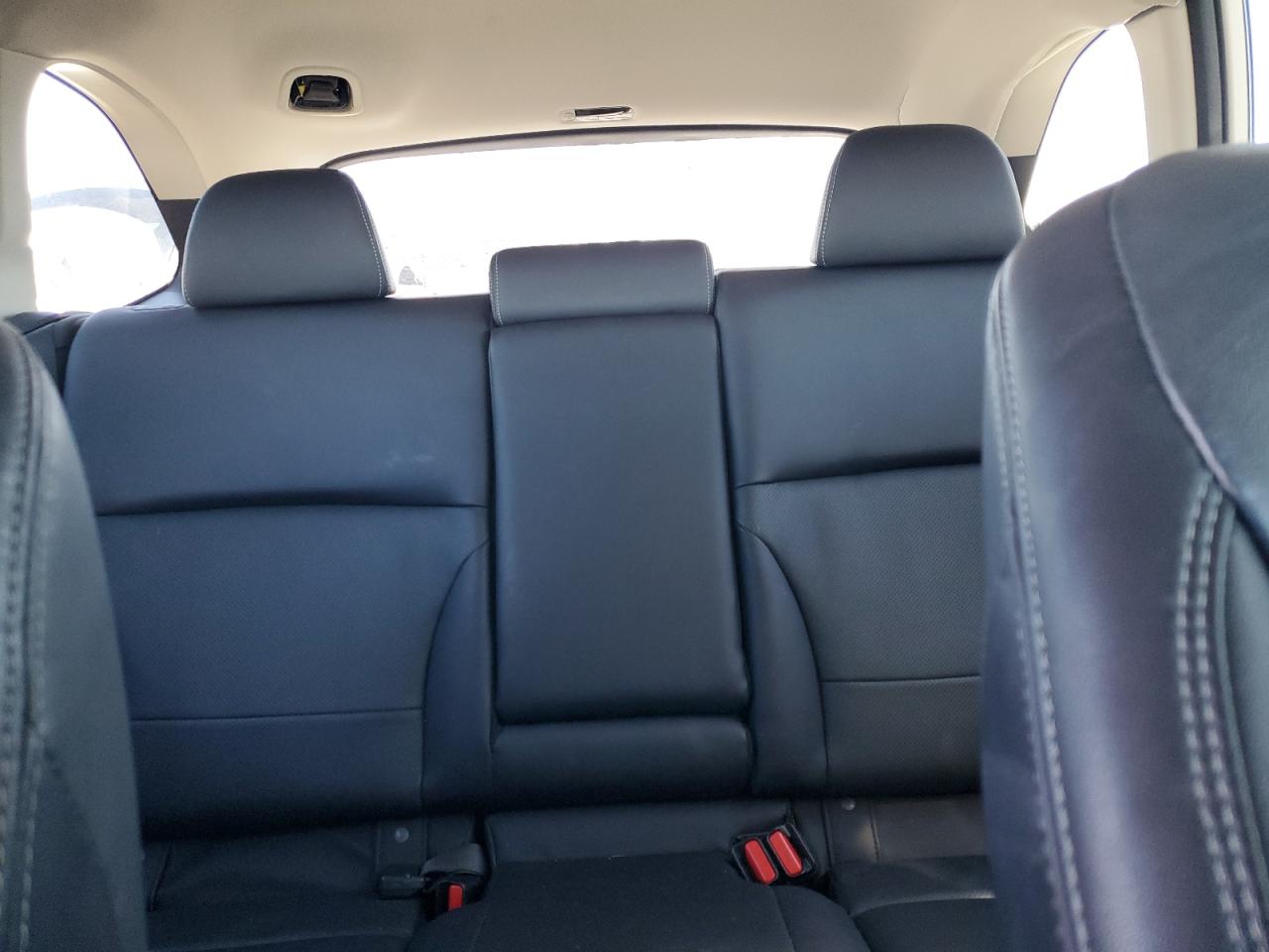 2018 Subaru Outback - Image 10