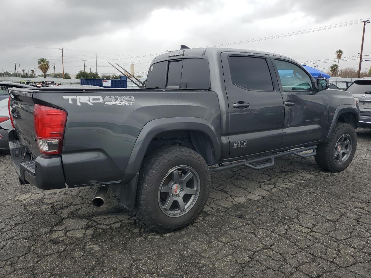 2016 Toyota Tacoma - Image 3