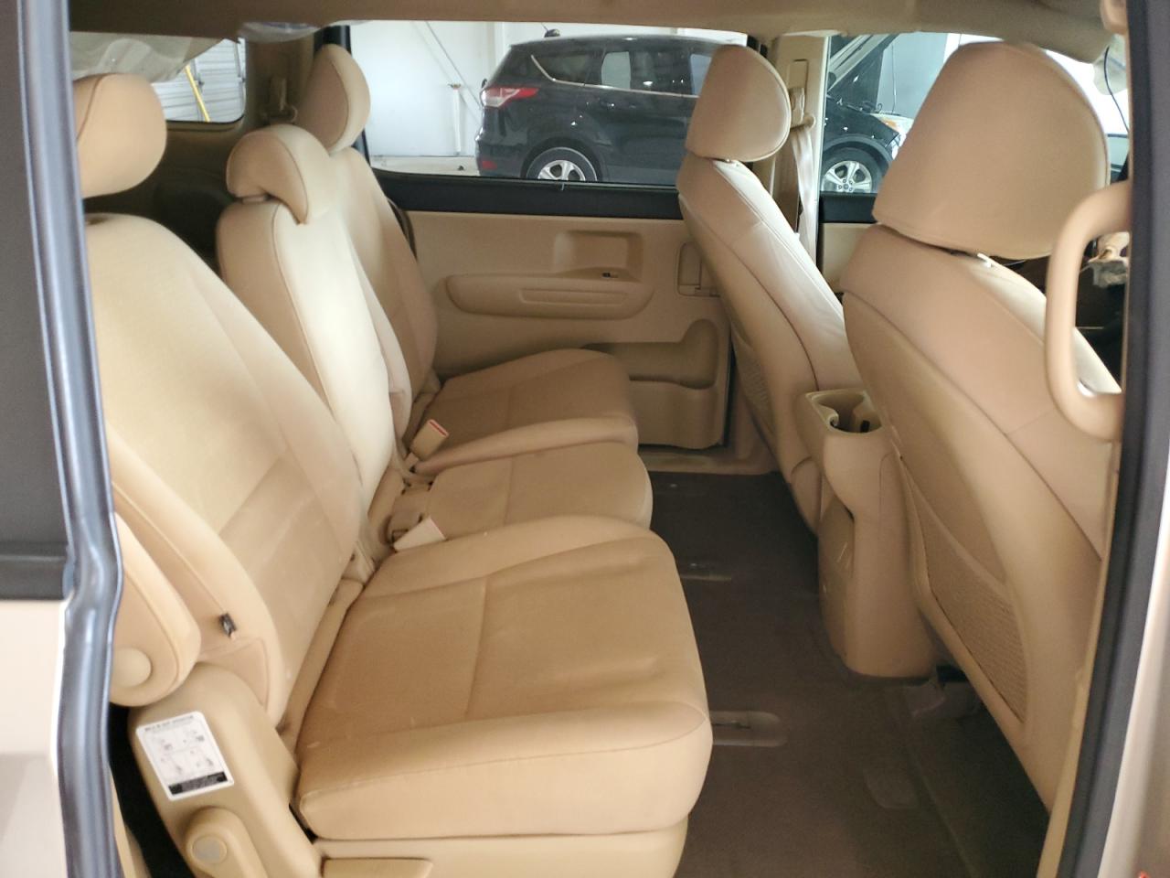 2016 Kia Sedona - Image 12