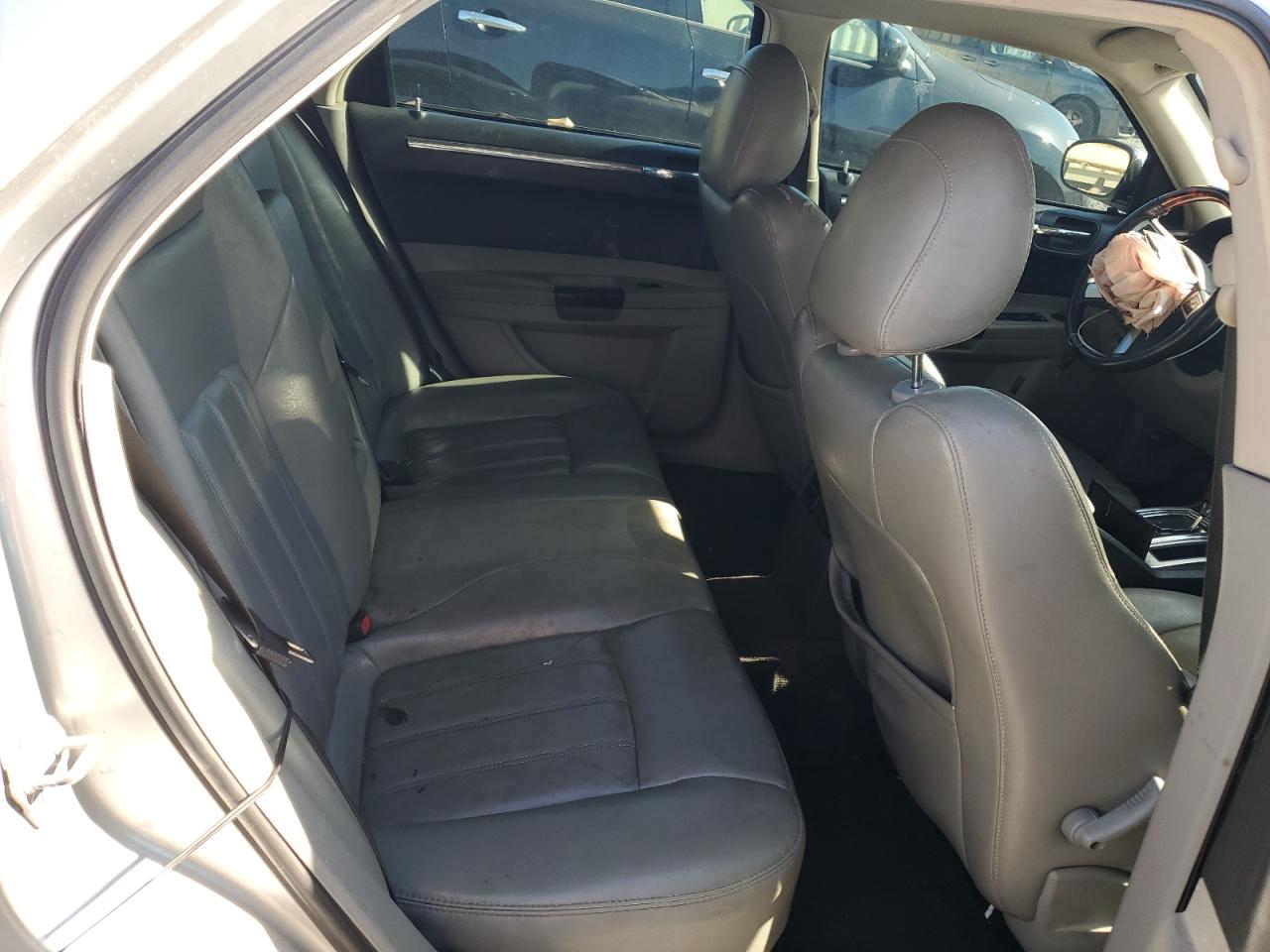 2007 Chrysler 300C VIN: 2C3KA63H77H854245 Lot: 48076415