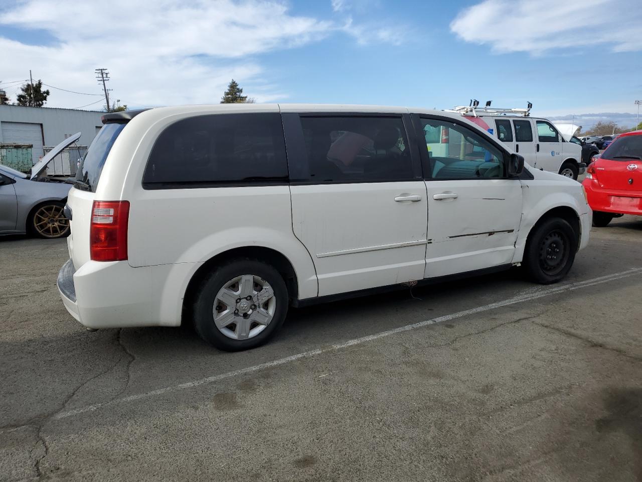 2009 Dodge Caravan - Image 3