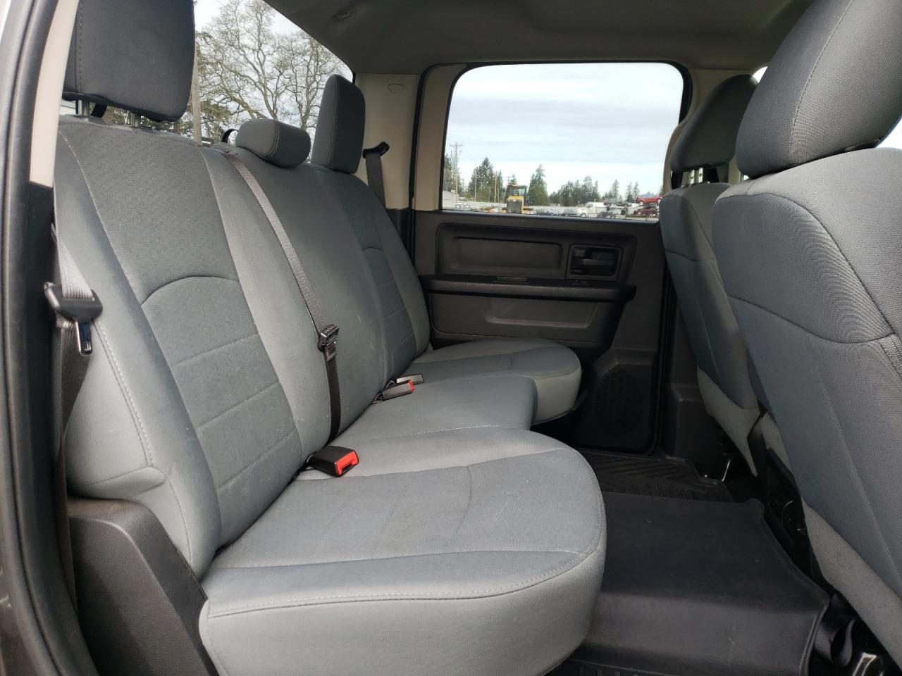 2015 RAM 3500 - Image 10