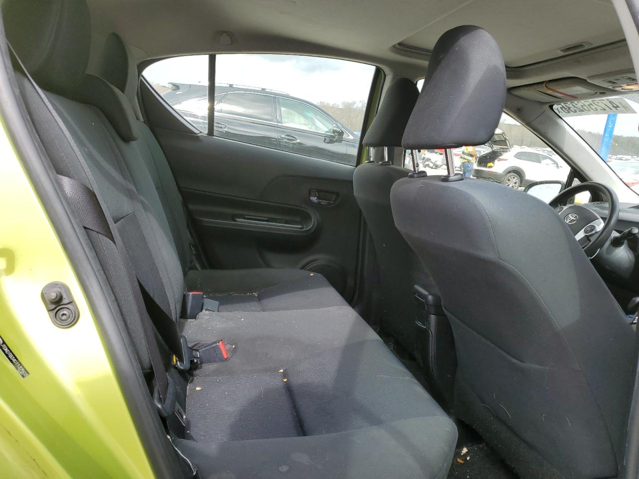 2016 Toyota Prius - Image 10