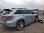 2016 Toyota Highlander Le for Sale in Houston, TX - Front End