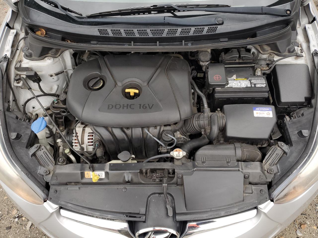 2014 Hyundai Elantra - Image 13