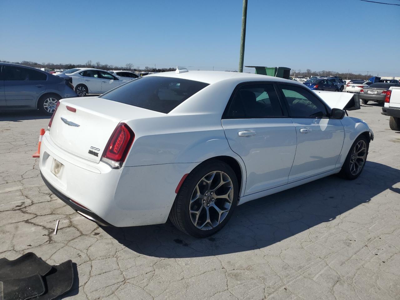 2018 Chrysler 300 - Image 3